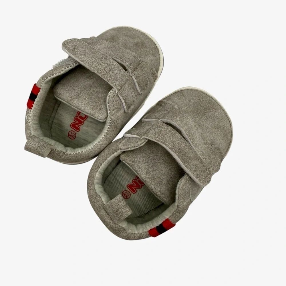 NUBY Neutral Unisex Gray Baby Crib Shoes with Velcro Straps 6-12 Months